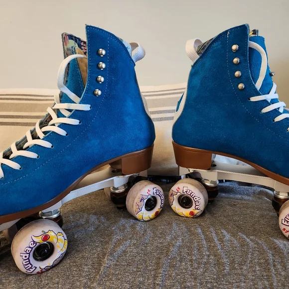 Moxi Jack Roller Skates - Picture 1 of 7